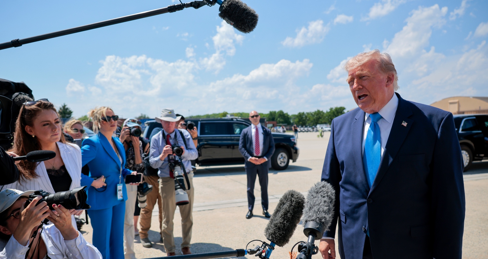 BREAKING: President Donald Trump Makes Emergency Announcement About Iran - Dems Lose Their Minds description: Dem