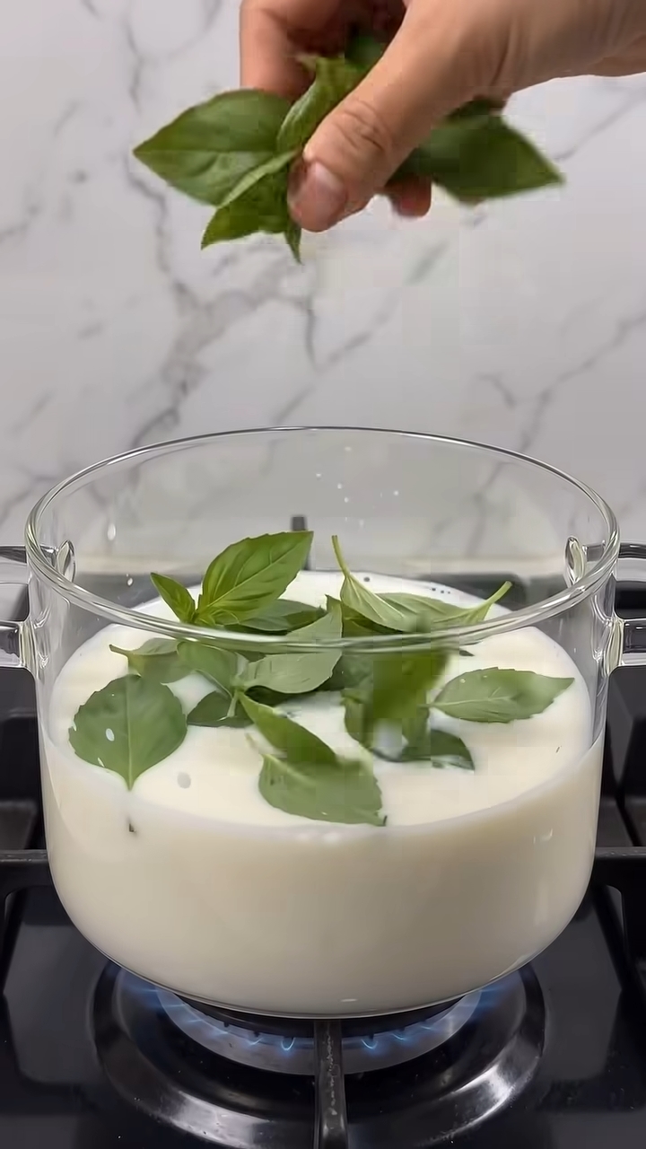 THE VIRAL "7-MINUTE BASIL MILK" RECIPE: DISCOVER THE COZY DRINK TAKING OVER SOCIAL MEDIA!