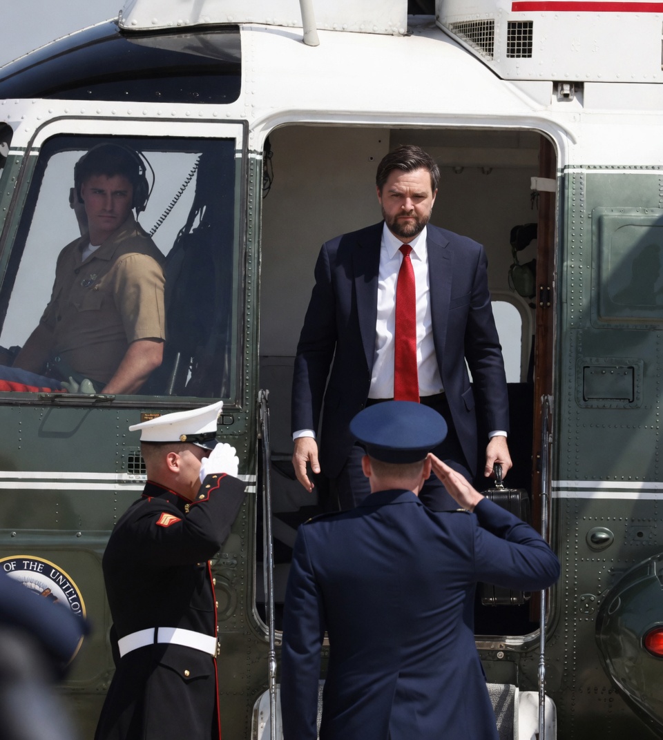 Vance Trip for Iran Peace Talks Delayed, Summoned to White House