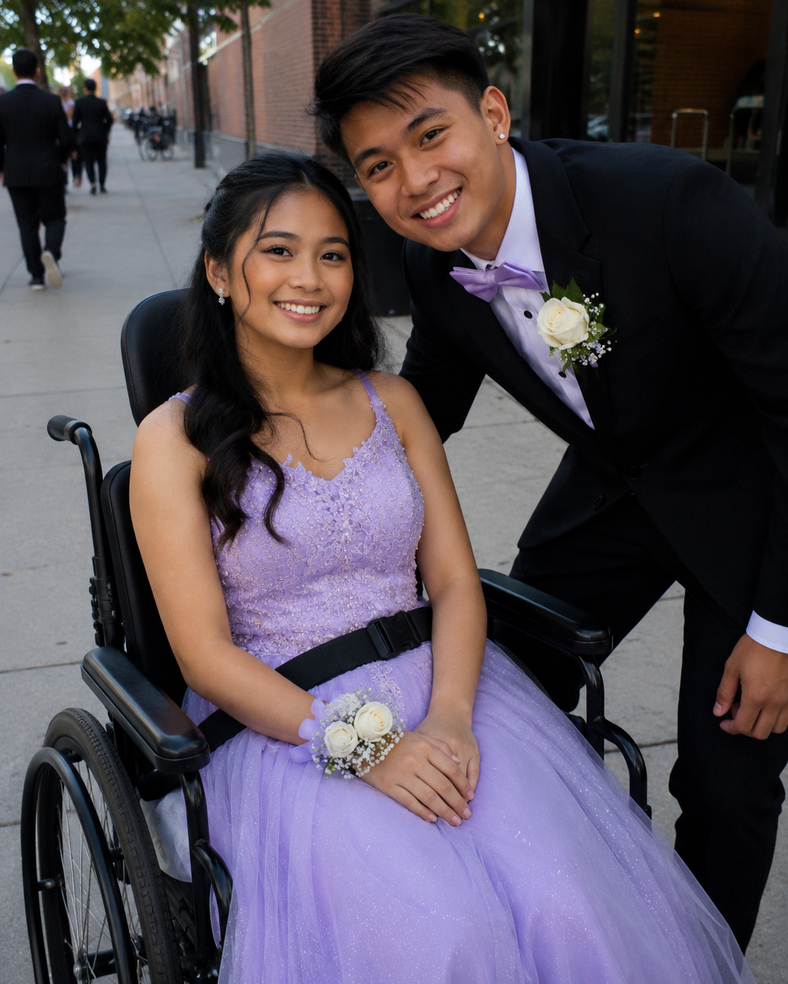 Sinubukan ng mga Magulang na Huwag Isama ang Isang Babaeng Naka-Wheelchair sa Prom – Ang Nangyari Nang Gabing Iyon ay Puro Karma