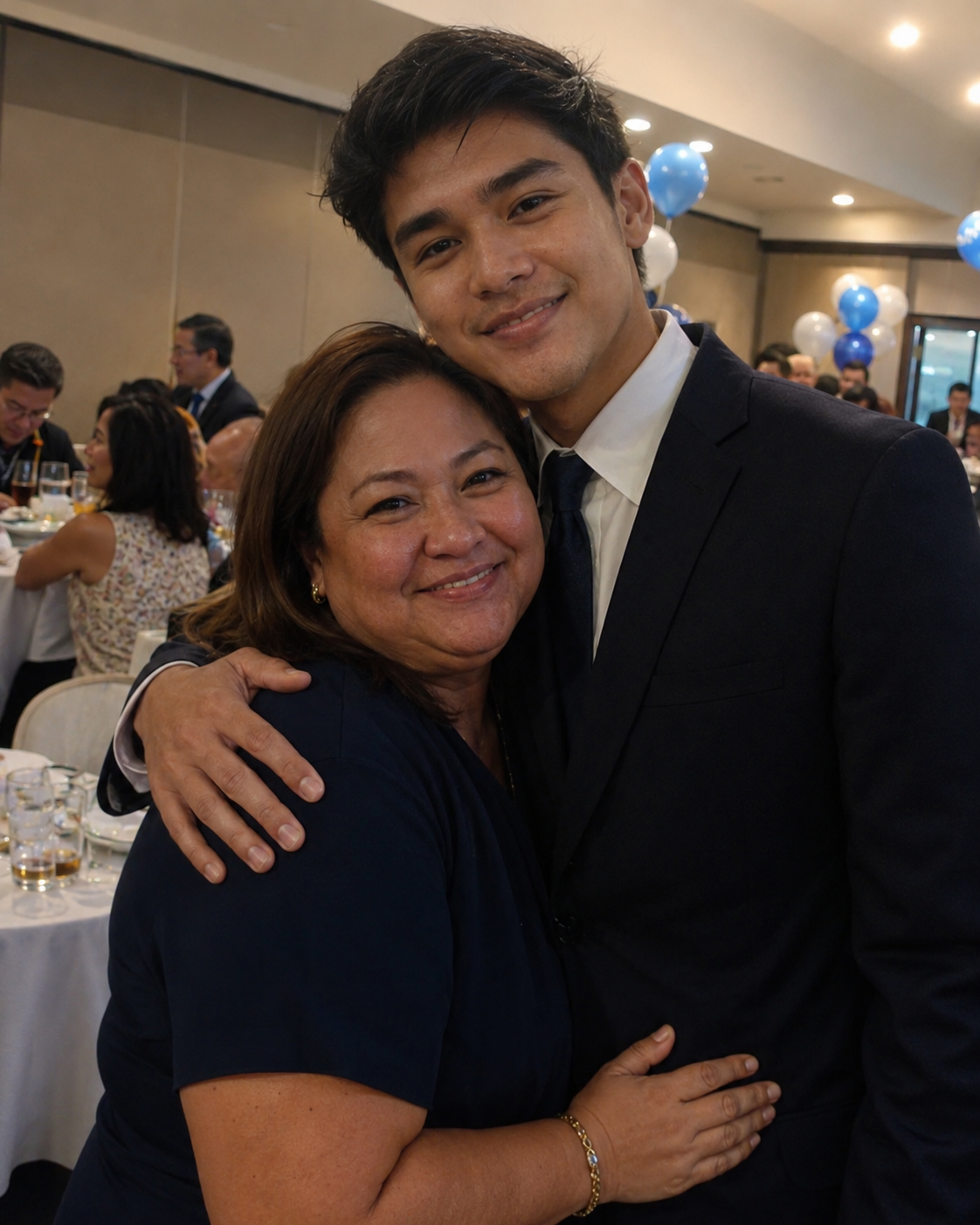Gusto Kong Pahangain ang mga Kaklase Ko sa Aming 20-Taong Reunion, Kaya Kumuha Ako ng Isang Gwapong Aktor Para Maging Plus-One Ko – Ang Nangyari Doon ay Hindi Nakapagsalita ang Lahat