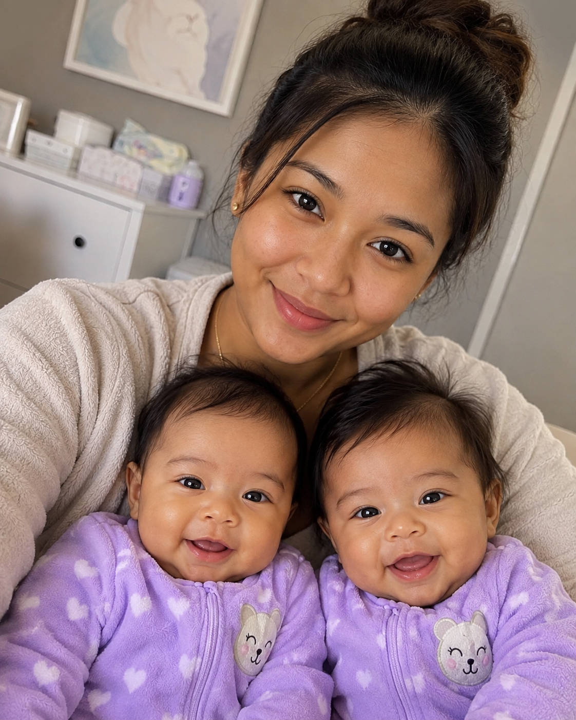 Apat na Araw Bago ang Aking Nakatakdang C-Section, Umalis ang Aking Asawa para sa Limang Araw na Bakasyon sa Dalampasigan—Nang Bumalik Siya, Pinatigas ng Lalaking Naghihintay sa Kanyang Upuan ang Kanyang mga Tuhod