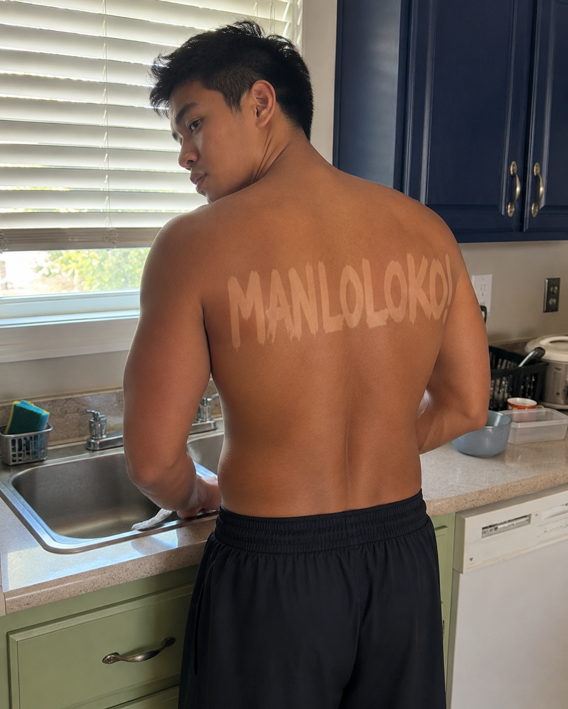 Umuwi ang Asawa Ko mula sa isang 'Business Trip' na may kasamang 'CHEATER!' na Sunburn sa Likod – Ginamit Ko Ito sa Aking Kalamangan