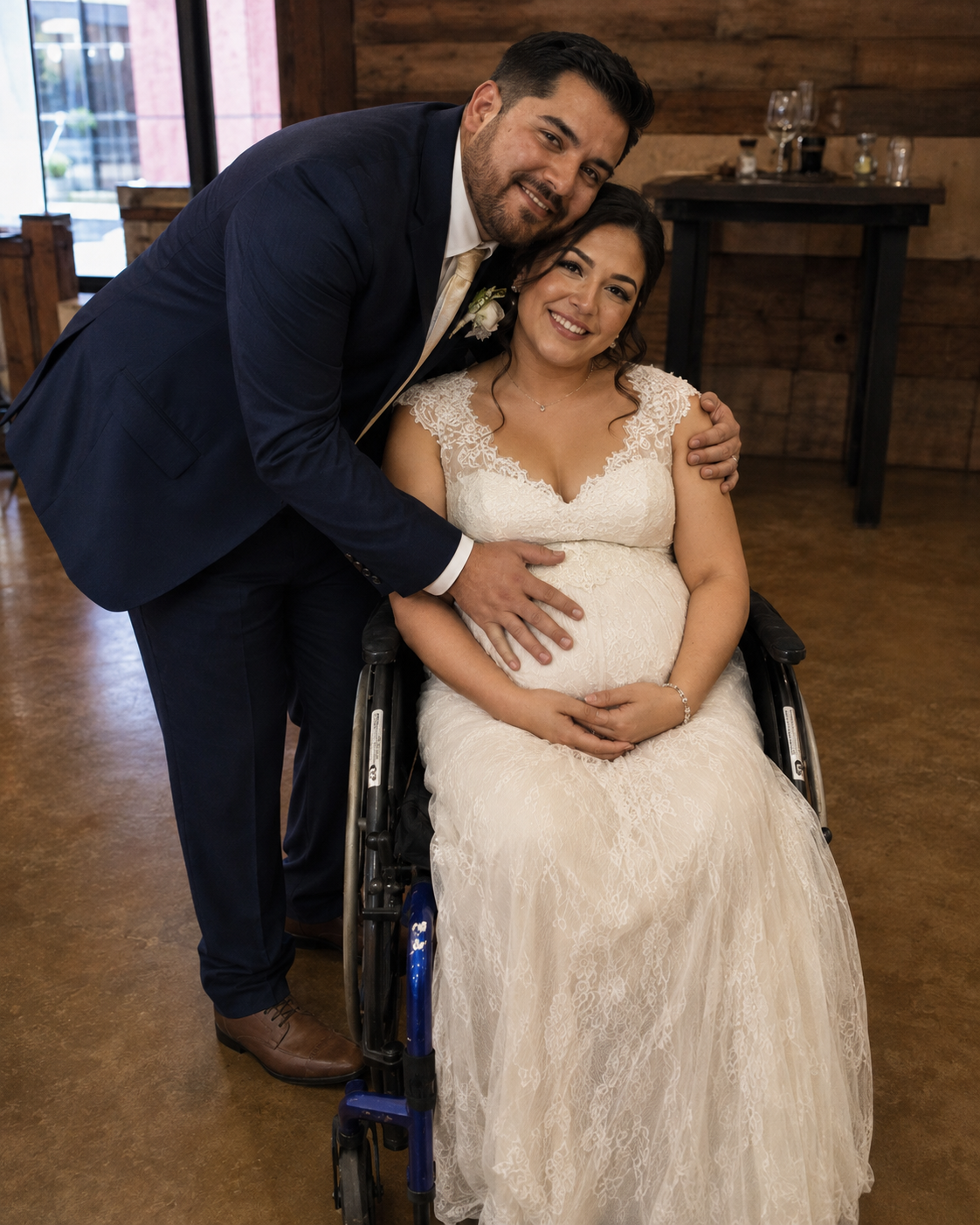 Mi hija se casó con el hombre que la dejó sin poder caminar. Mientras ella luchaba por su vida, él me tomó de las manos y me dijo: «Tienes que saber por qué me casé con ella de verdad».