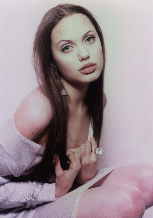 A perfect mix of wild beauty and limitless talent. The Timeless Seductress Who Captivated Hollywood
