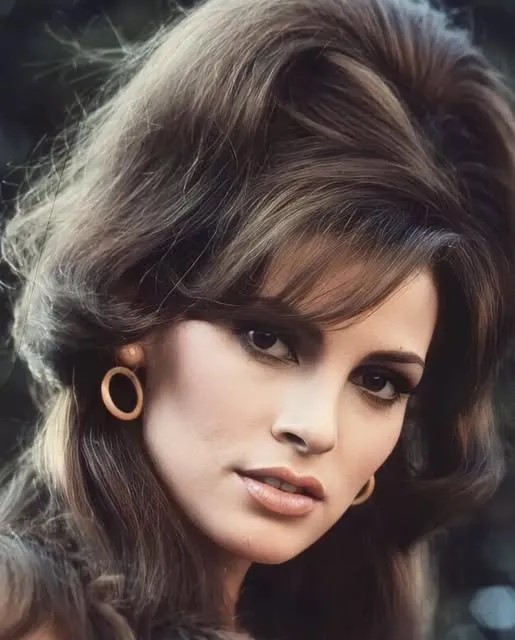 What did Raquel Welch wear that sparked a cultural phenomenon—and why is it still unforgettable today?(1)