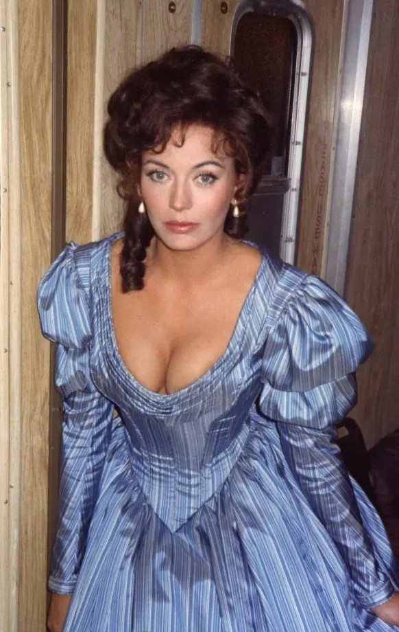The British Beauty Who Conquered Hollywood with Grace and Grit