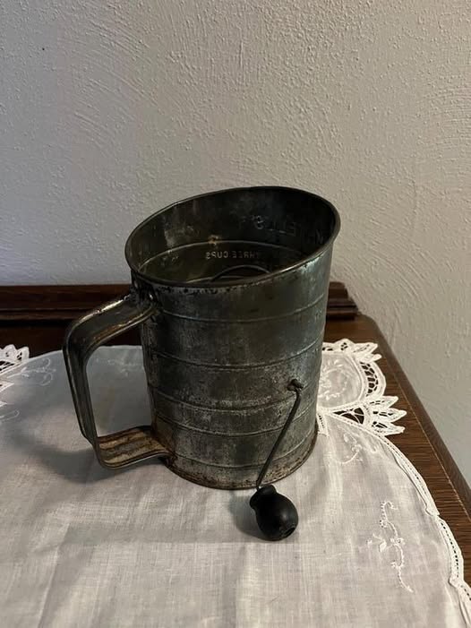 I Found This in My Grandmother’s House and Have No Idea What It Is