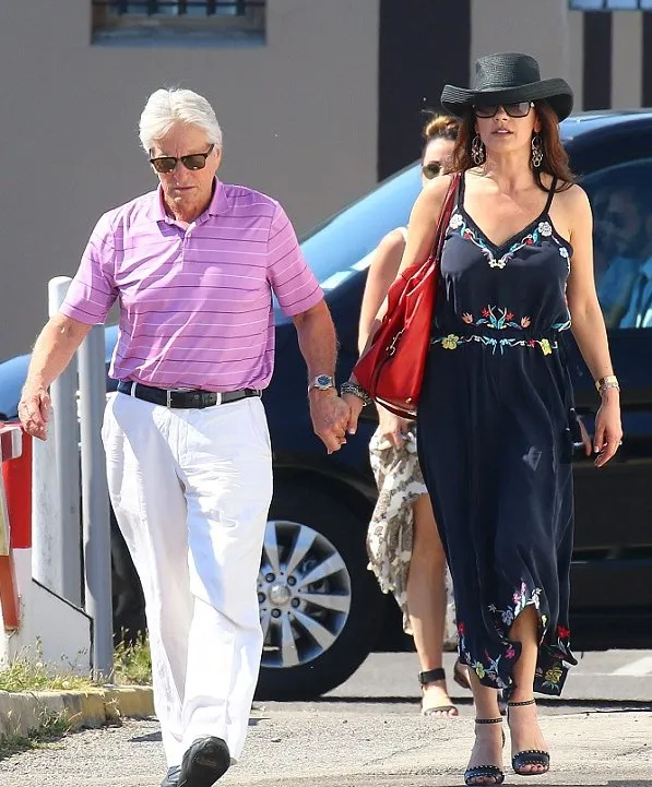 She would suit him as a daughter! The rare appearance of Zeta-Jones and Douglas sparked reaction