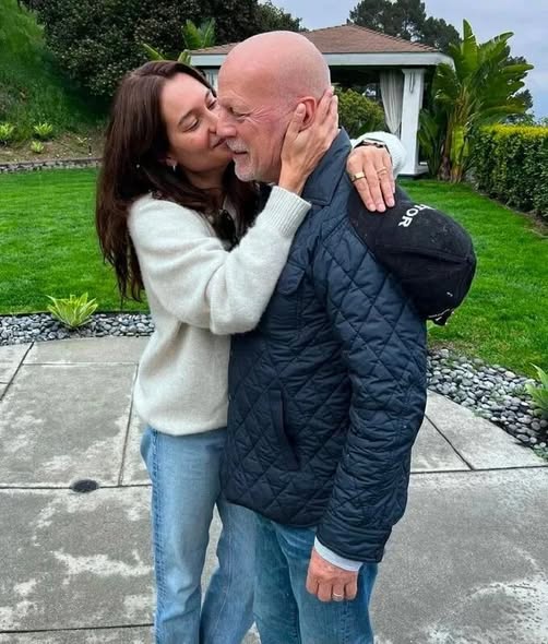 “Final Days Together”: Bruce Willis’ Daughters Share Heartfelt Photos With Their Father, Who Is Struggling with Dementia!
