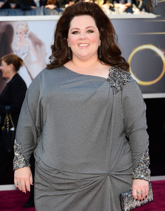 Melissa McCarthy, 54, Stuns Fans with Her Incredible Transformation in a Pink Pantsuit!