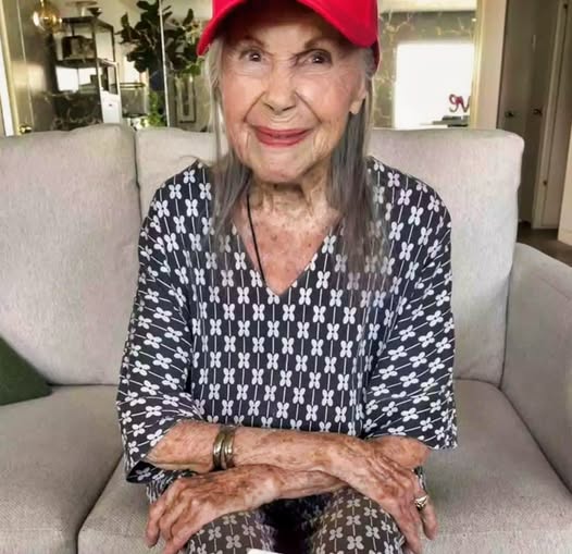 Hollywood Legend Turns 106: From Classic Films to Surviving the Unthinkable – Can You Recognize Her?