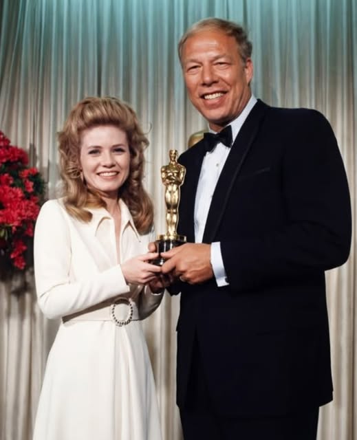 Name the Two Stars!: Rare Photo of an Oscar-Winning Actress with a Legendary Co-Star!