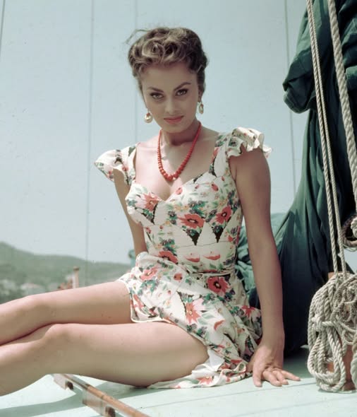 Before Hollywood came calling, Sophia Loren lit up the Italian coast with a scandal no one saw coming… What really happened in Sorrento in 1955?(1)