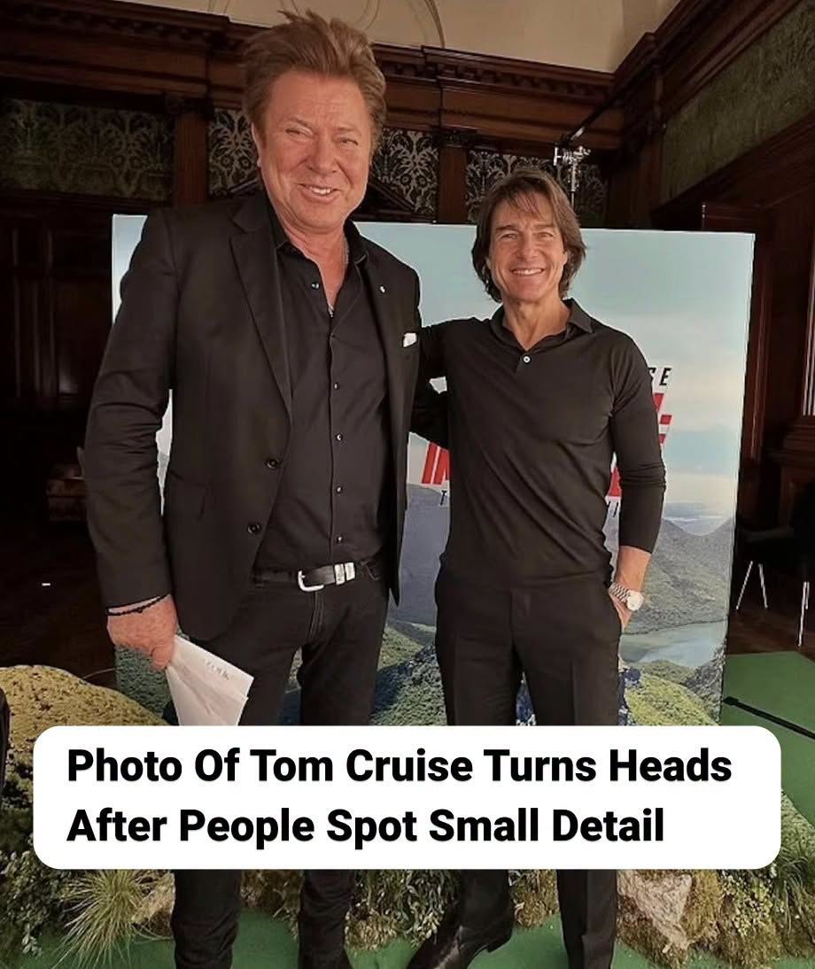 Tom Cruise Photo Goes Viral After People Online Notice Glaring Detail