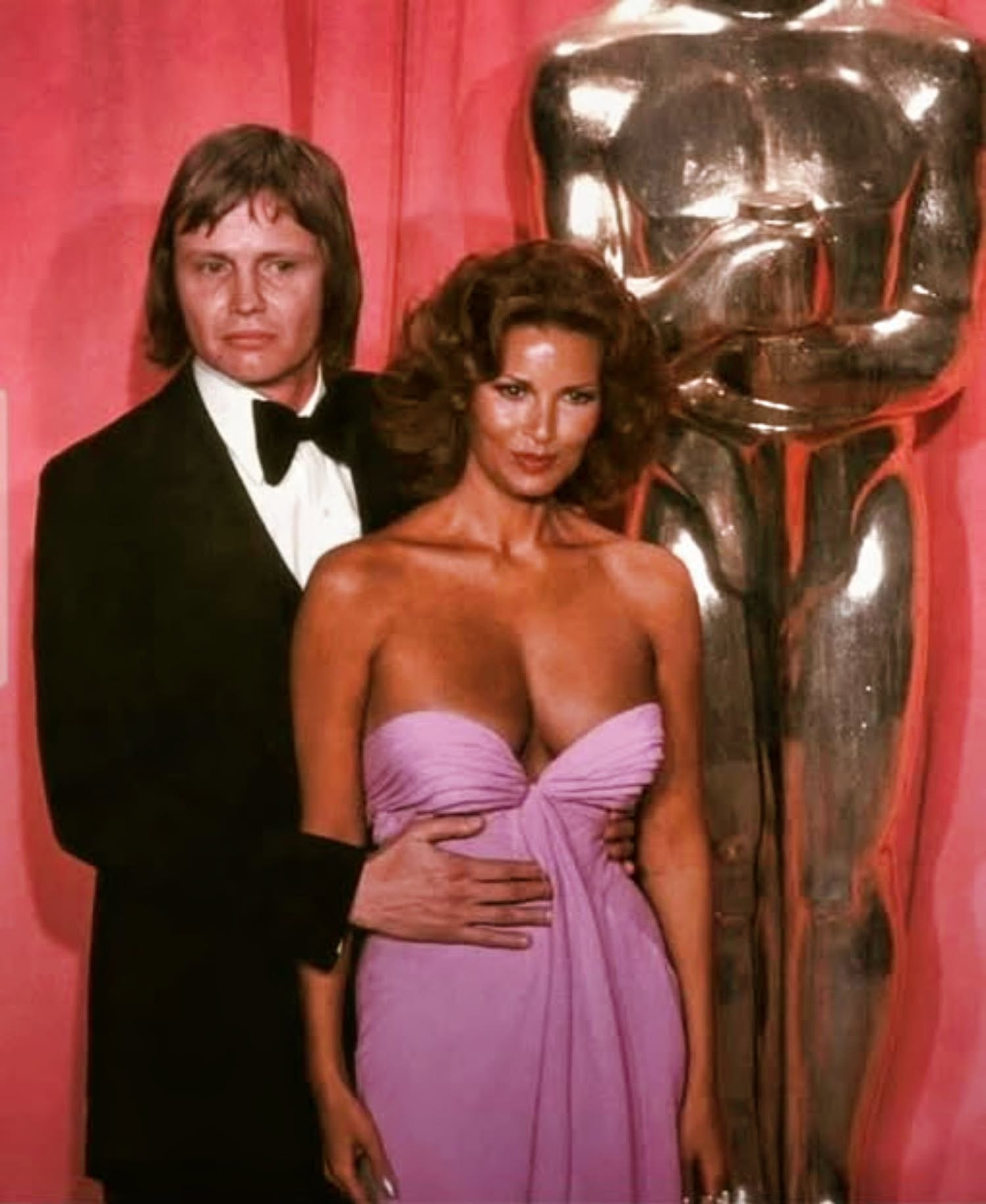 Remember Them?: Two Hollywood Legends Steal the Spotlight at the 1975 Oscars!