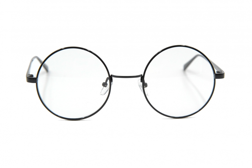 Here's How To Remove Scratches From Glasses And Sunglasses