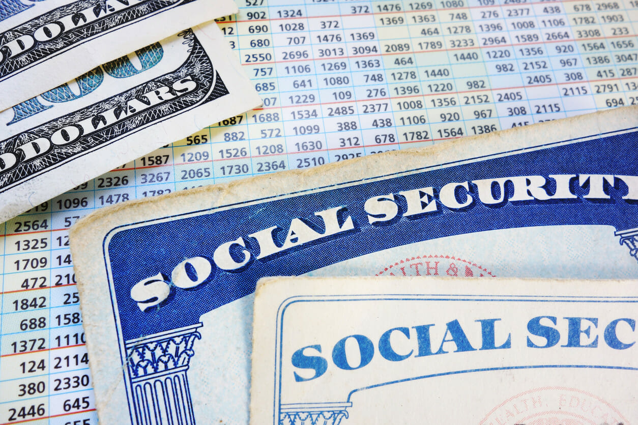 Leaked Congressional Bill Triggers Panic as Midnight Vote Slashes Monthly Social Security Checks for Seniors 65+ Starting Next Month