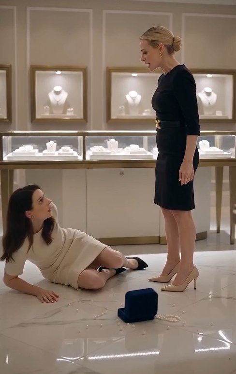 The Pearls on Fifth Avenue Broke More Than One Woman’s Perfect Reputation