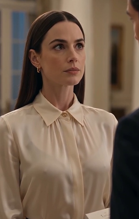 The Night a Missing Brooch Changed Every Silence in the Hartwell House