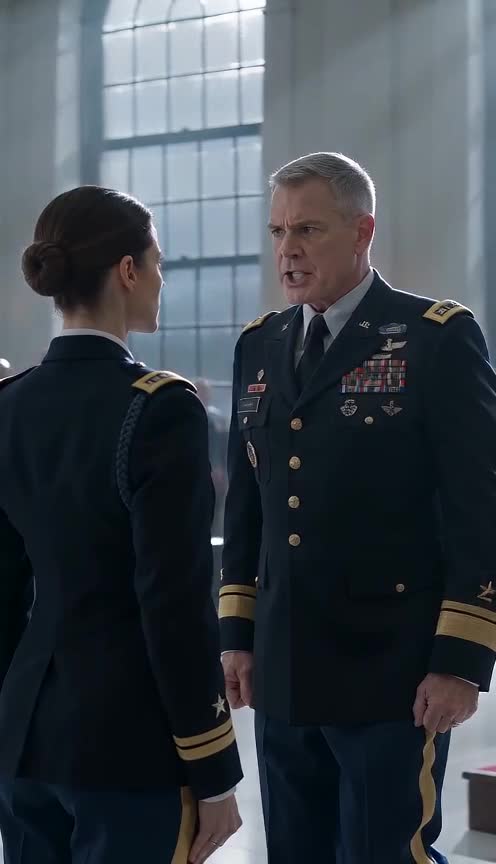 My General Father Tore My Insignia Away Then The Admiral Revealed My Hidden Rank