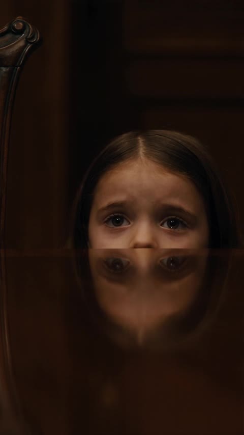 Daddy Saw His Little Girl Beneath the Table and Gave Her the Seat She Deserved