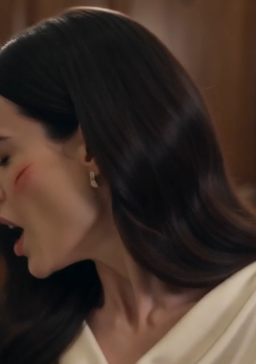 My Husband Slapped Me in Front of His Mistress to Make Me "Kneel and Leave"—He Had No Idea His Entire Fortune Belonged to Me