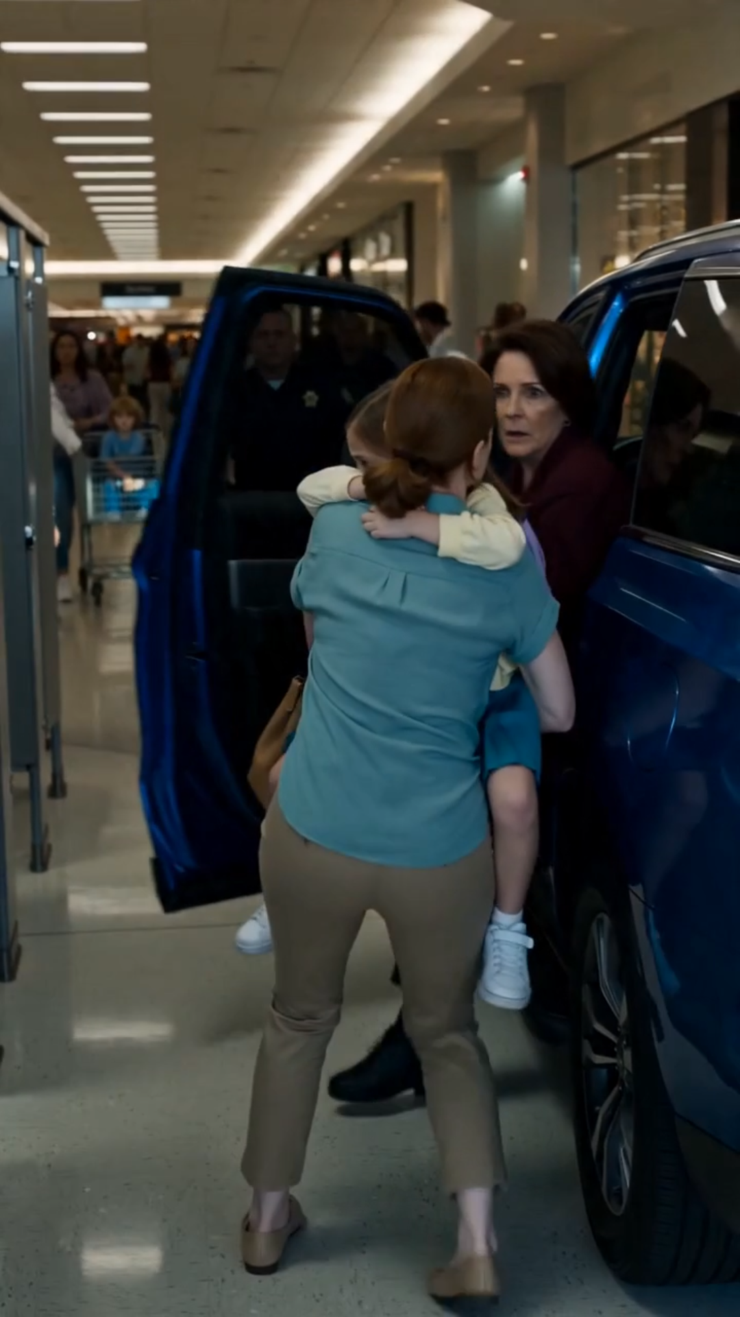 Her 6-Year-Old Daughter Found a Tracker—Minutes Later, a Stranger Walked Into the Mall