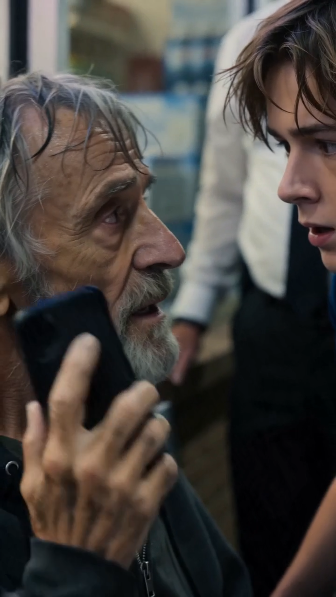 The Grocery Clerk Helped a Homeless Old Man—Minutes Later, One Phone Call Changed Everything