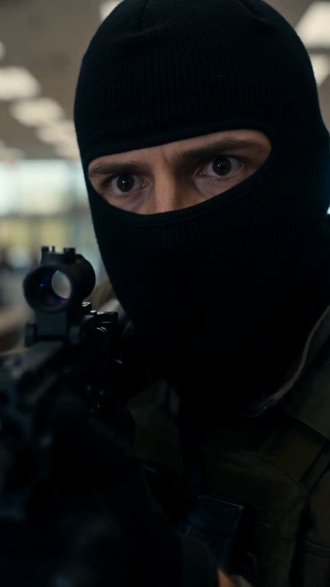 THE BOY WHO WARNED THE ROBBERS