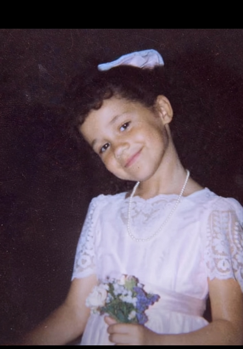 She Was Considered An ‘Ugly Duckling’ Growing Up But Today She’s A Beauty Icon - AmericaNews