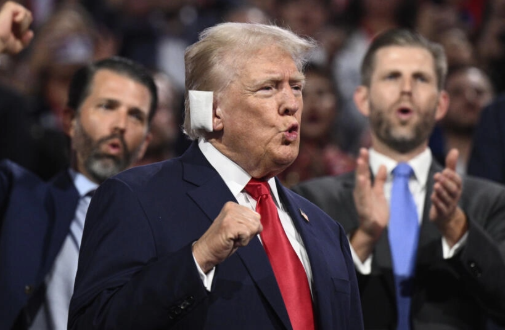 Trump’s Quiet Moment in Washington: The Pause That Shifted Everything Q