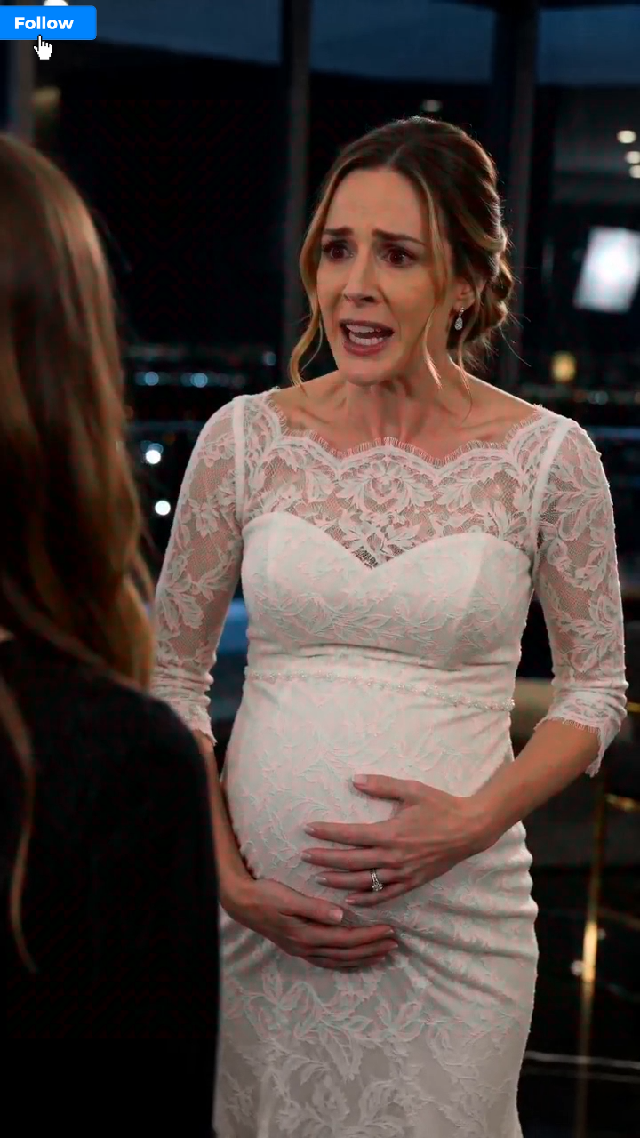 The Stepdaughter Exposed Her Mother’s Fake Pregnancy — And the Pillow Fell in Front of Everyone
