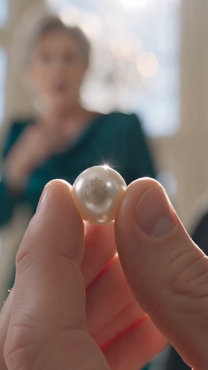 The Pearl That Exposed the Family Lie