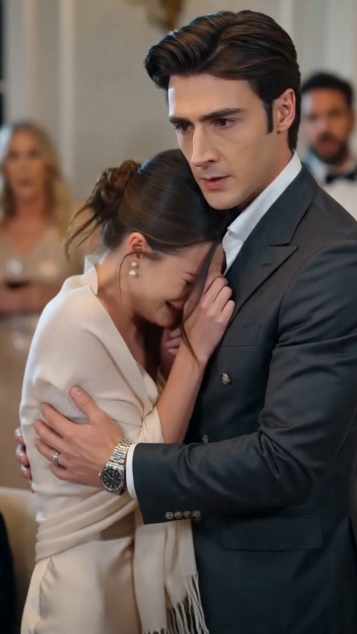 Part 1:At the Banquet, My Mother-in-Law Slapped Me to Show Off My Sister-in-Law