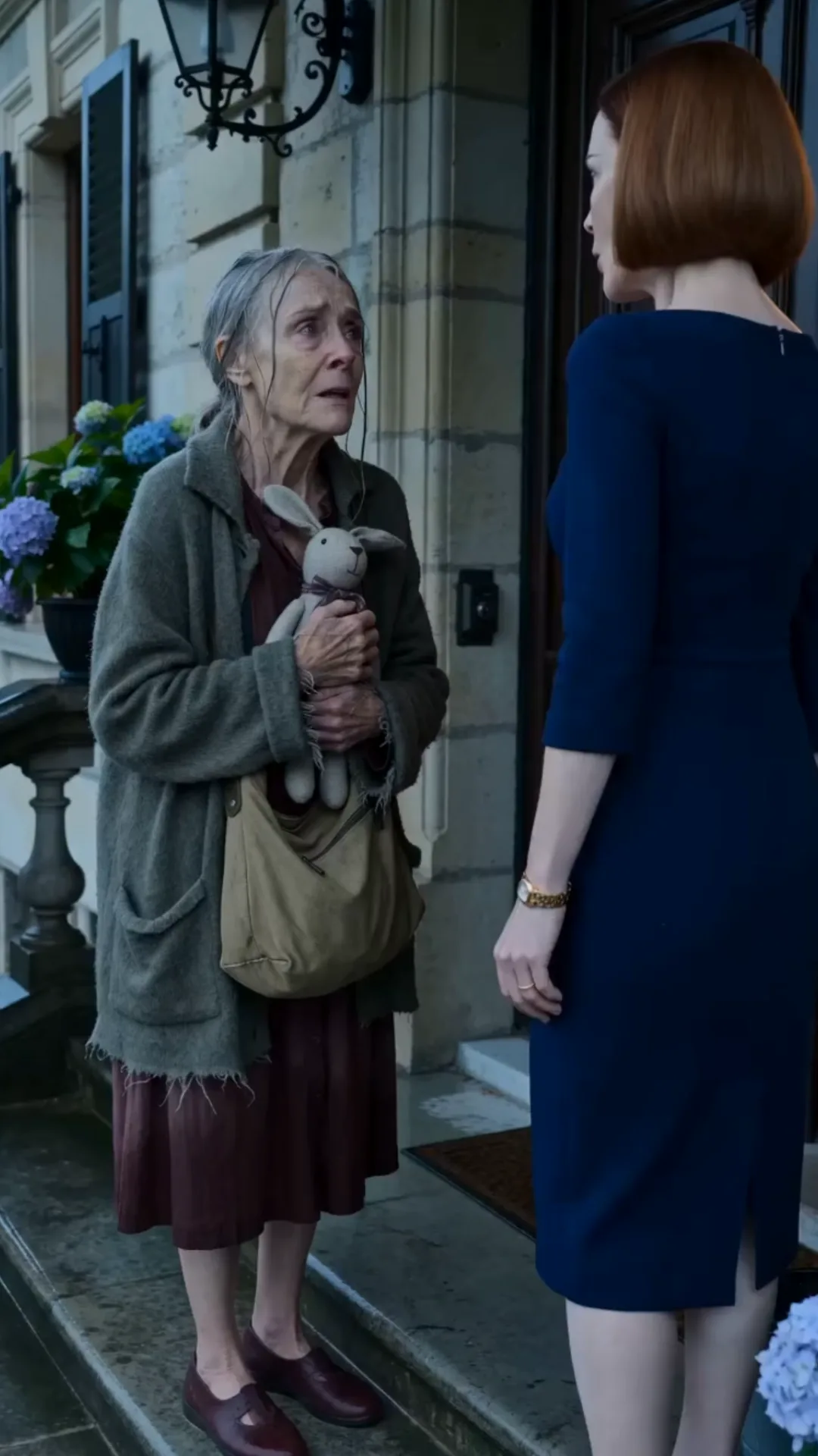 LA GRAND-MÈRE QU’ILS AVAIENT LAISSÉE SOUS LA PLUIE