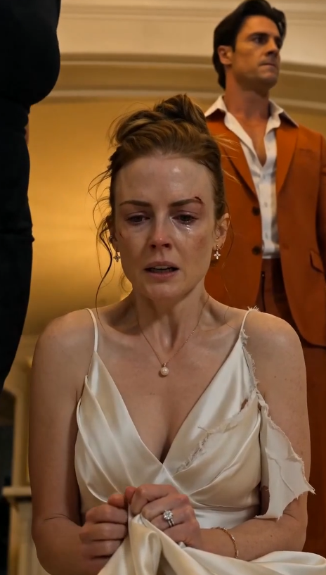 PART 1 — THE DRESS ON THE MARBLE FLOOR