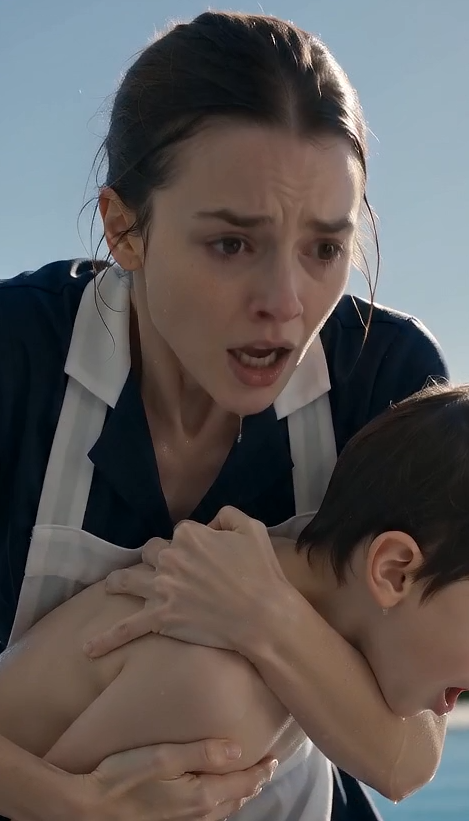 THE MAID WHO PULLED THE HEIR FROM THE WATER