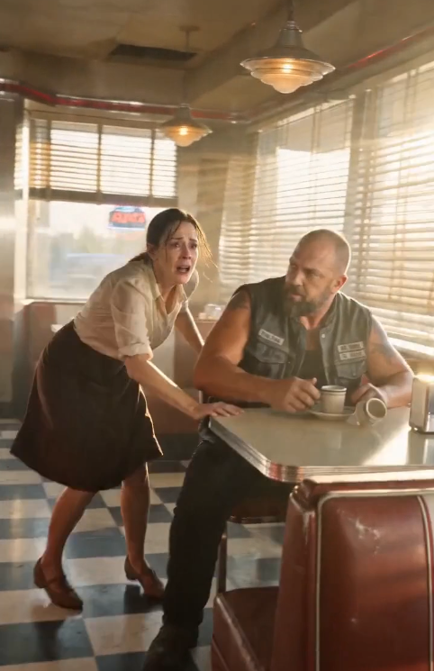 THE WOMAN ASKED BIKERS TO PRETEND TO BE HER SONS… THEN THE WHOLE DINER LEARNED THE TRUTH