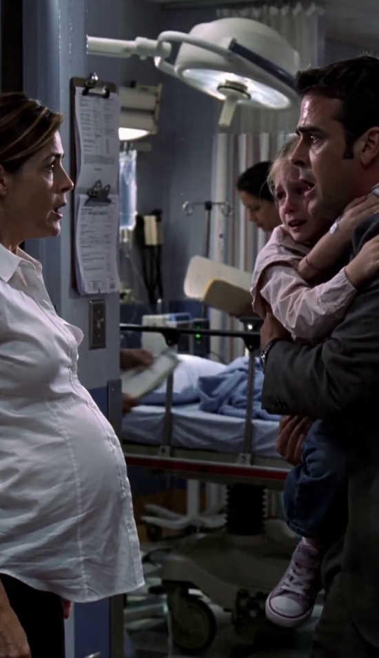 My ex rushed into my ER carrying his injured daughter, only to find me—the doctor he abandoned—seven months pregnant with hi