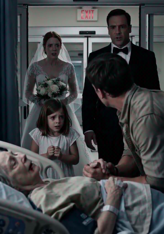 She Left Me for a Billionaire… Then Froze When She Saw My Wife in the Hospital