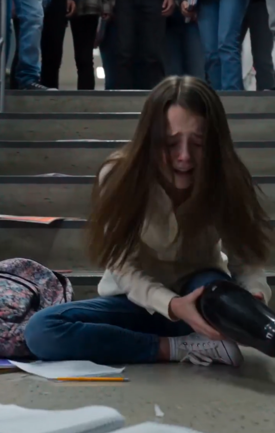 BETRAYED ON THE STAIRS! HER SECRET REVEALED TO THE WHOLE SCHOOL AFTER A CRUEL FALL!