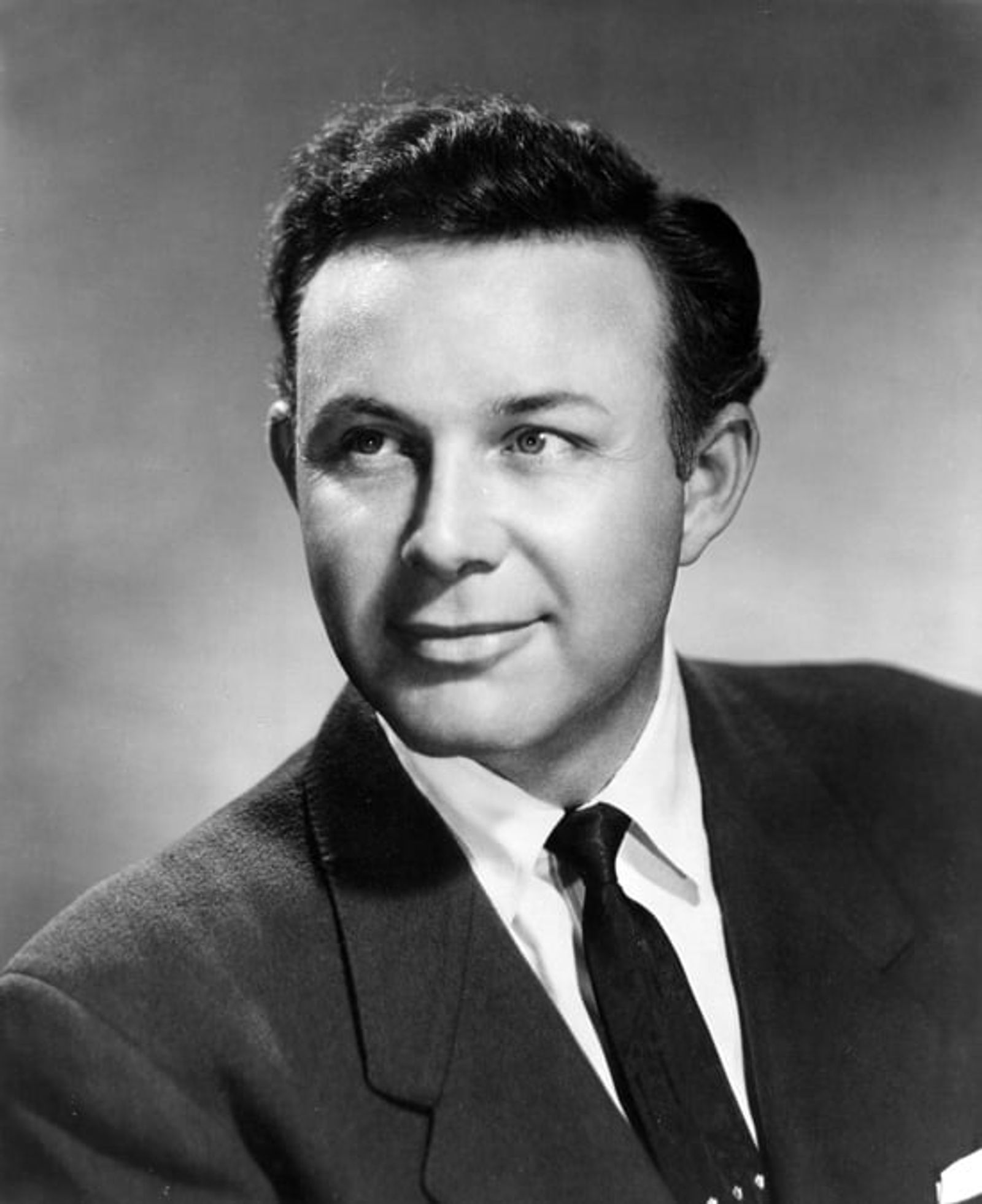 Jim Reeves’ “He’ll Have to Go” Redefined Country Music with Heartfelt Simplicity and Global Impact