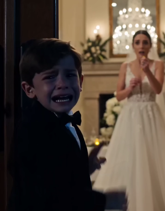 THE LITTLE BOY SCREAMED BEHIND A GLASS DOOR IN A GRAND MANSION—AND THE BRACELET ON HIS WRIST EXPOSED THE BRIDE'S DARKEST SECRET