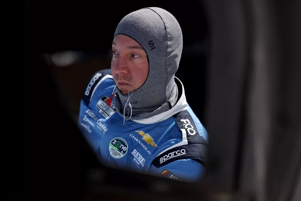 New details surrounding the racing star’s reported battle with a severe illness are leaving fans shaken after claims emerged that he requested medical help during a race shortly before his d3ath at 41 👀