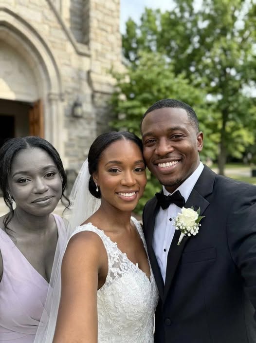 MY SISTER PASSED AWAY ON MY WEDDING DAY — A WEEK LATER, HER COWORKER CALLED AND SAID: "SHE LEFT YOU A PHONE AND A NOTE. COME TO THE OFFICE IMMEDIATELY!"