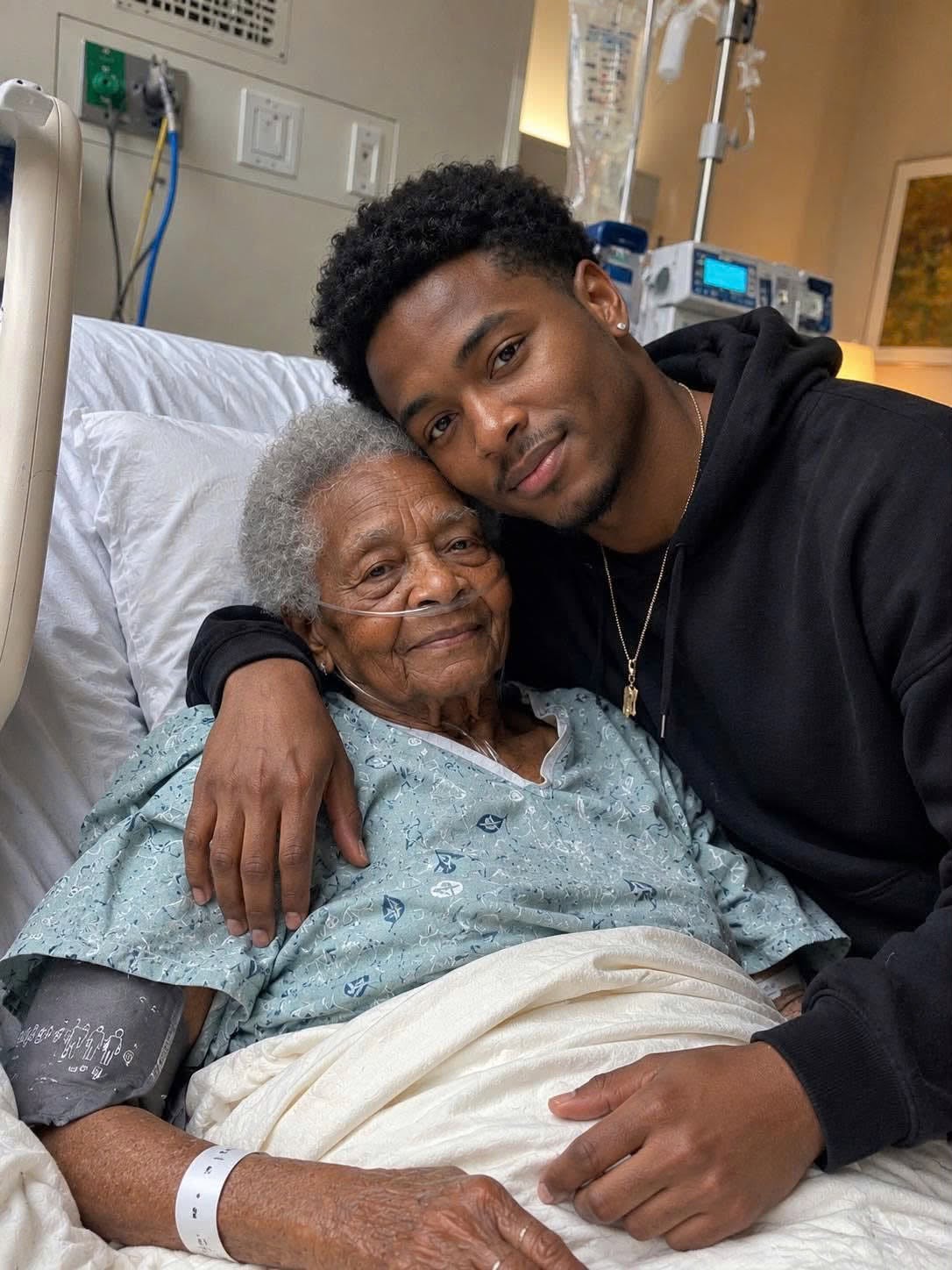 MY GRANDMOTHER RAISED ME ALONE AFTER MY PARENTS DI:ED
