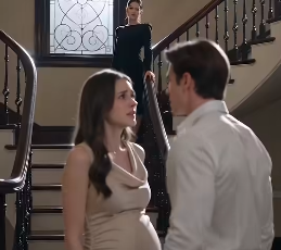 Husband raised his hand to pregnant
