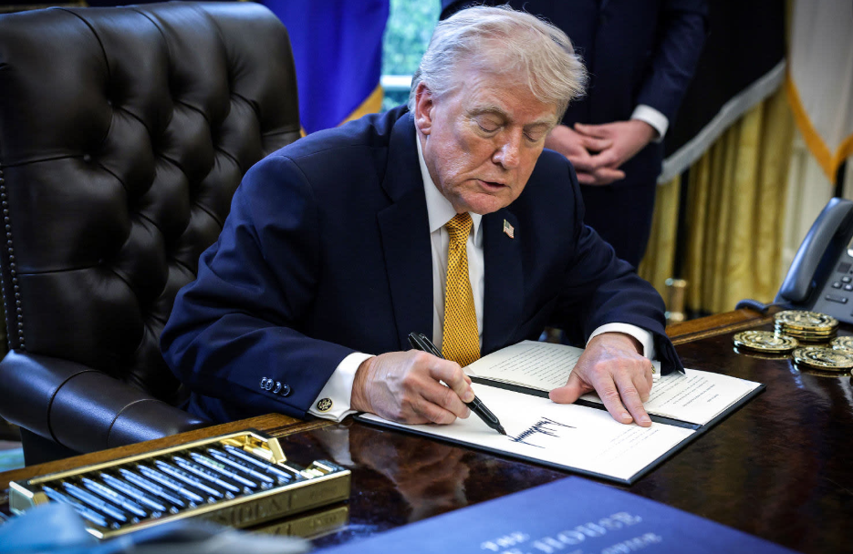 CODE RED at the White House — Tension Soars as Urgent Situation Unfolds