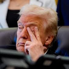 BREAKING: Trump’s Quiet Pause in Washington Leaves Many Wondering Trum